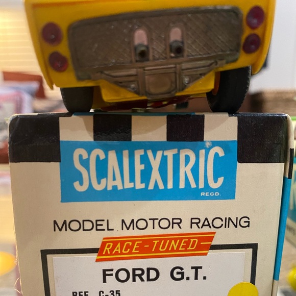 Vintage Collection of 1/32 Scale Scalextric plastic slot cars. - Picture 13 of 15